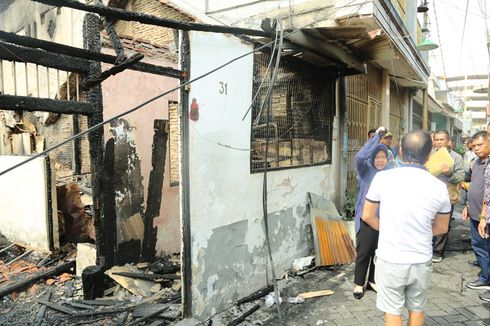 Pulang dari Guangzhou, Risma Tinjau Lokasi Kebakaran di Surabaya