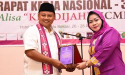 Wagub Dorong Pengusaha Muslim Wanita Konsisten dengan Bisnis Syariah