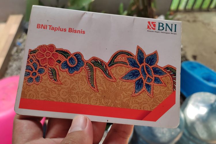 limit transfer BNI mobile banking lebih besar dibandingkan dengan maksimal transfer BNI memakai ATM. Batas transfer BNI atau limit transfer BNI juga berbeda untuk pengguna jenis kartu debit gold, silver, dan platinum. 