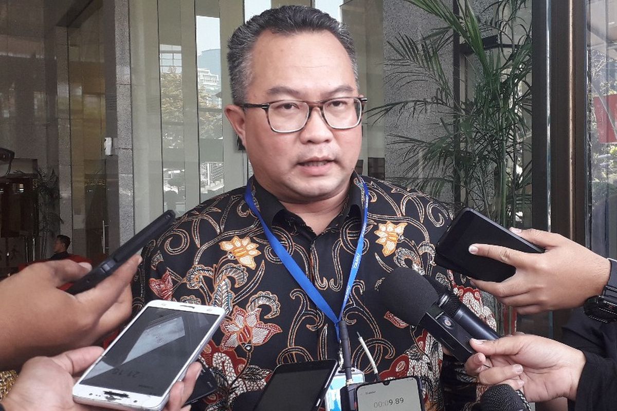 Rektor Institut Pertanian Bogor Arif Satria menyampaikan dukungan terhadap KPK di Gedung Merah Putih KPK, Selasa (10/9/2019).