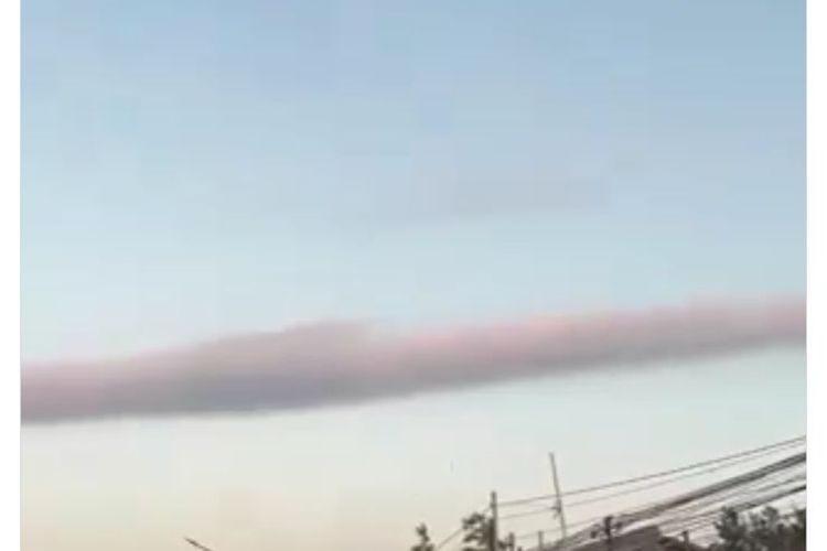 Penampakan Awan Lurus Memanjang Sebelum Gempa M 5,5 Yogyakarta, Benarkah Pertanda Bencana?