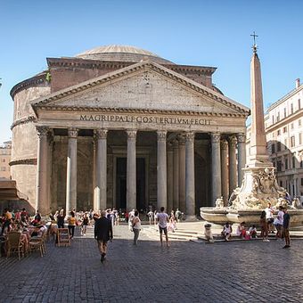 Pantheon, salah satu peninggalan Romawi berusia ribuan tahun 
