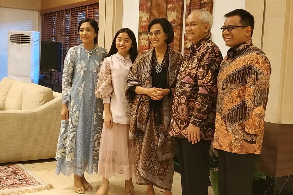 Menteri Keuangan (Menkeu) Sri Mulyani Indrawati menggelar open house pada hari pertama Idul Fitri 1440 Hijriah di rumah dinasnya, Jl Widya Chandra I No. 3, Jakarta Selatan, Rabu (5/6/2019). 