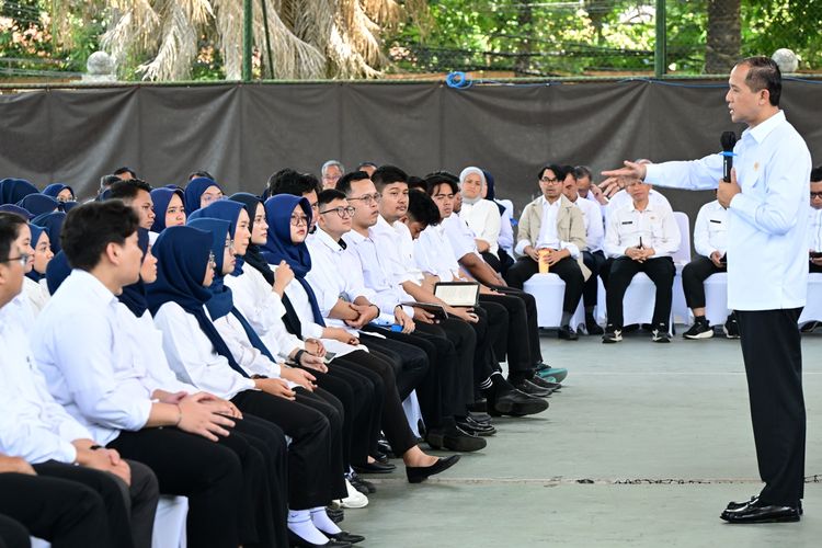 Mentrans: Terlalu Banyak 