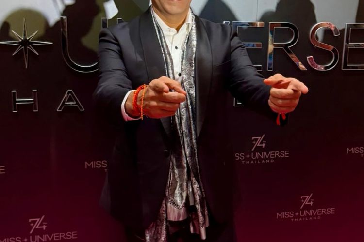 Miss Universe 2025 jadi sorotan setelah beberapa juri, termasuk Omar Harfouch, mundur. Ini daftar juri resmi yang tetap hadir di final.