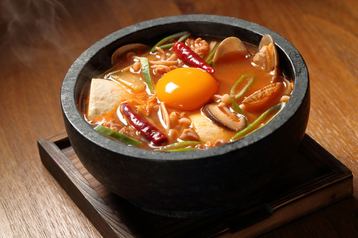 Ilustrasi sundubu jjigae, sup tahu lembut ala Korea