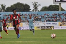 Gelandang Pengangkut Air Persipura Cedera Lutut