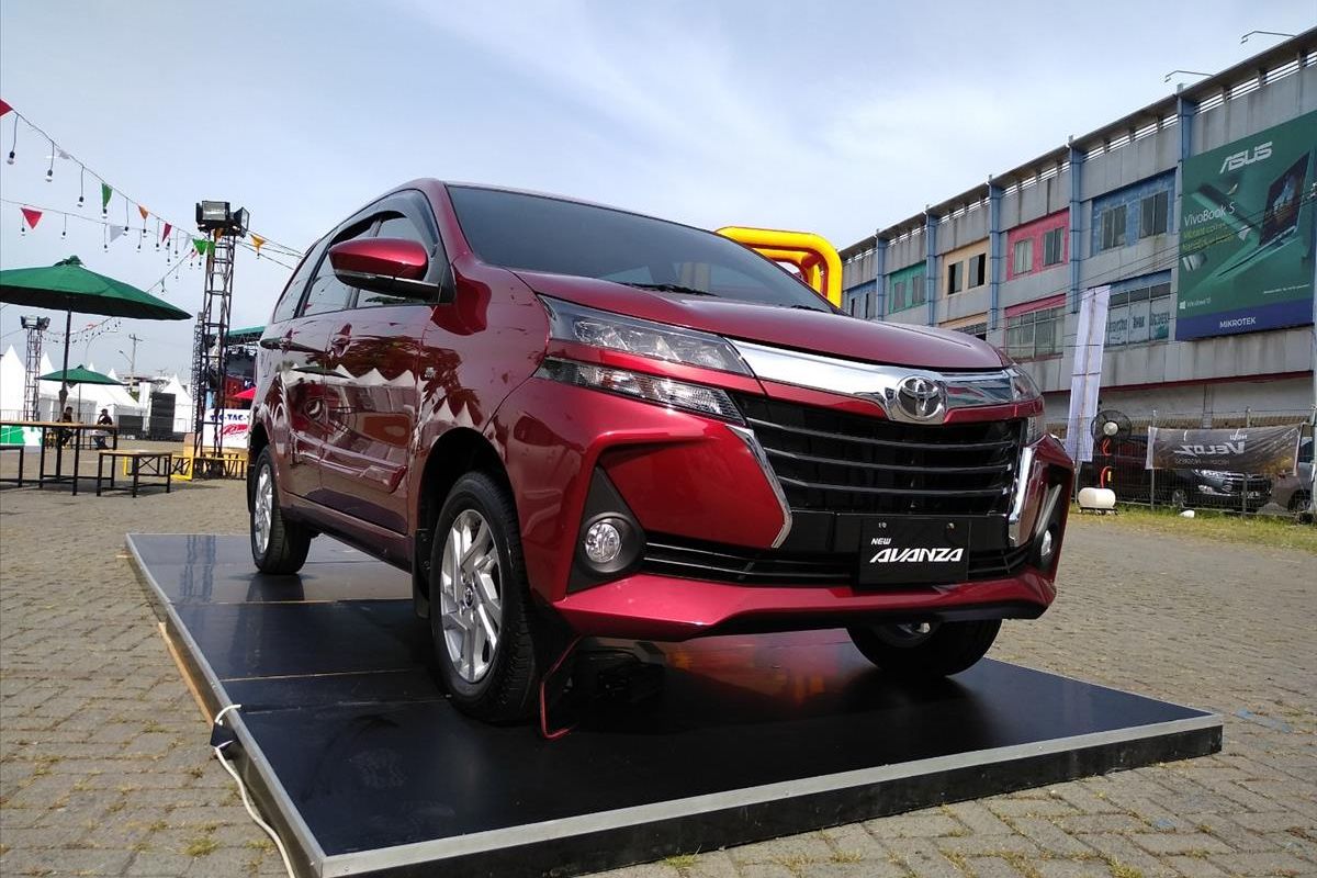 Penampilan Toyota Avanza Veloz 2019 yang dipamerkan dalam Festival Avanza Veloz Sebangsa di Medan, Sabtu (10/8/2019). Festival ini digelar hingga besok Minggu (11/82019) dan diisi dengan berbagai bazar, kuliner, permainan anak dan lainnya.