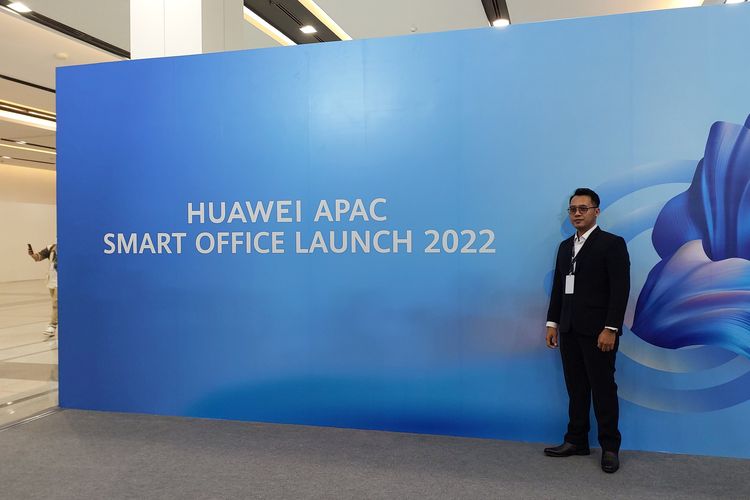 Training Director, Huawei Device Indonesia Edy Supartono saat menghadiri acara peluncuran bertajuk Huawei APAC Smart Office Launch 2022 di Bangkok, Thailand, Rabu (27/7/2022).