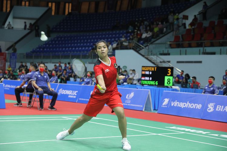 Gregoria Mariska Tunjung saat berlaga pada partai pertama Indonesia vs Vietnam dalam semifinal bulu tangkis SEA Games 2021 yang dihelat di Bac Giang Gymnasium, Selasa (17/5/2022) pagi WIB.