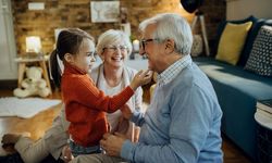 Grandparenting dan Pengasuhan Orangtua, Sinergi atau Seteru? 
