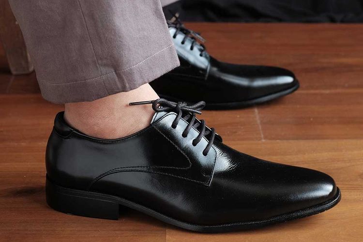 Salah satu sepatu kulit untuk laki-laki dari Winshor Shoes.