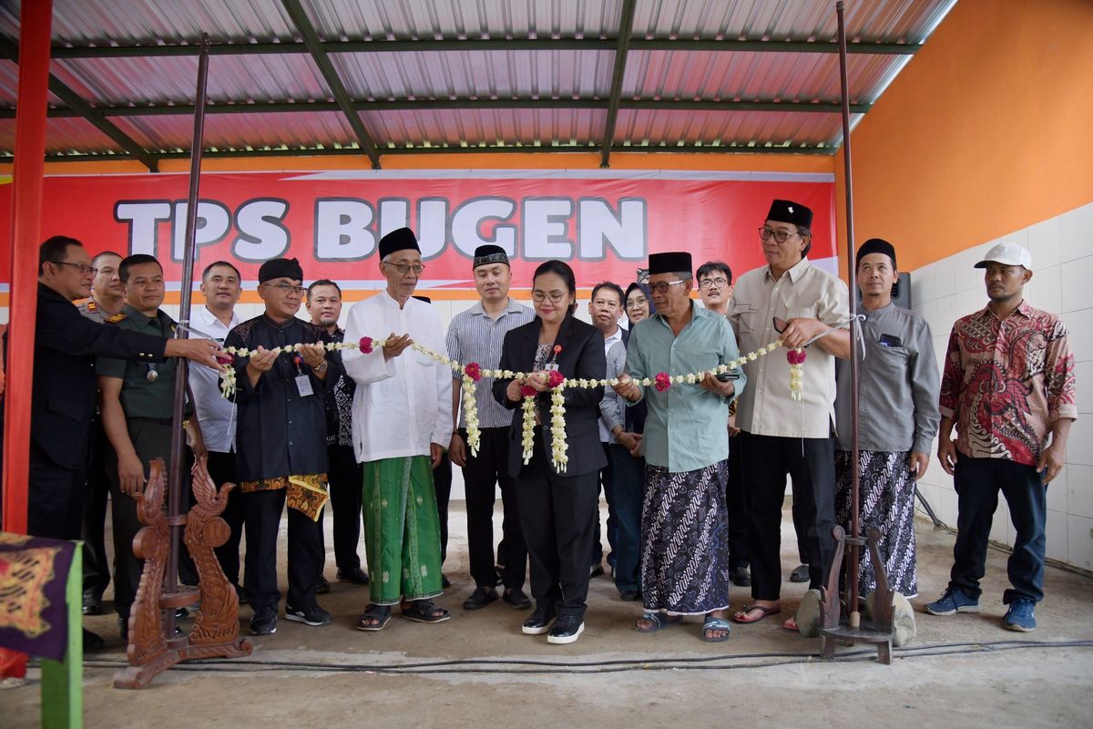 Wali Kota Semarang Agustina Wilujeng dalam peresmian Tempat Pembuangan Sampah (TPS) Bugen di Kelurahan Tlogosari Wetan, Kecamatan Pedurungan, Kamis (5/2/2026).