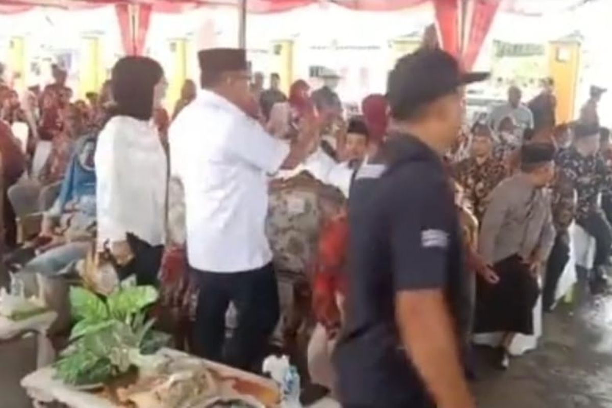 Gubernur Murad marah dan mengundang mahasiswa berduel saat melakukan kunjungan kerja di Namlea Kabupaten Buru, Sabtu (9/7/2022)