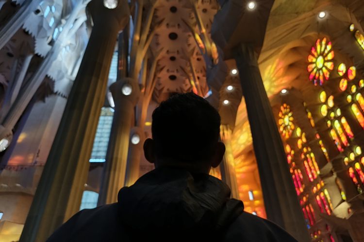 Hasil foto Tecno Camon 40 4G di Sagrada Familia Barcelona.