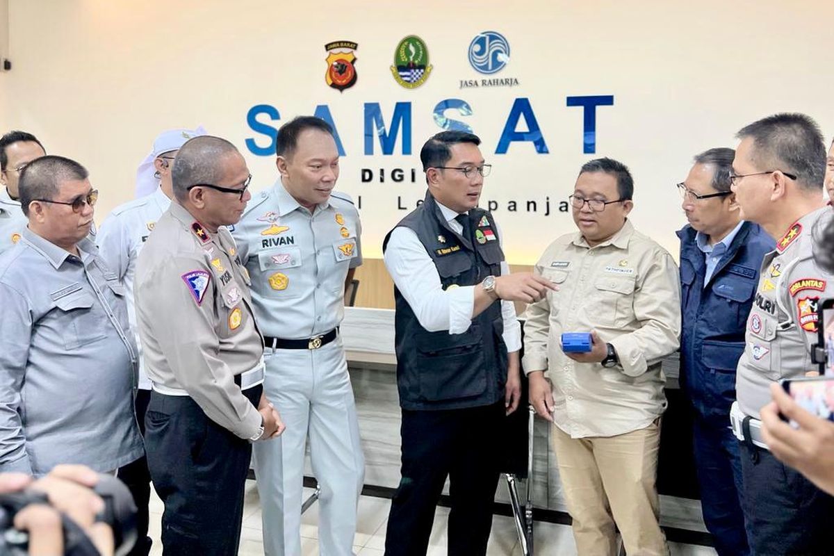 Jasa Raharja bersama Ridwan Kamil meresmikan Samsat Digital terminal Leuwipanjang, Bandung