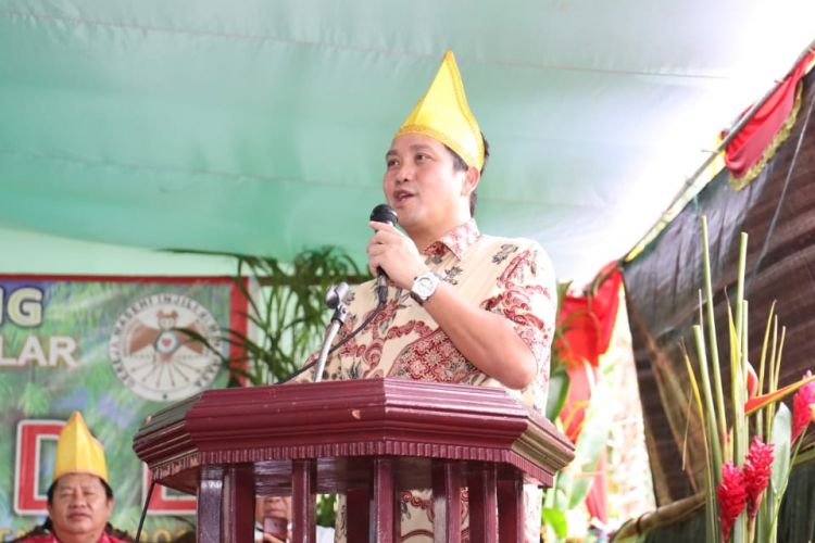 Wakil Gubernur Sulawesi Utara (Sulut) Steven O. E Kandouw, saat memberikan sambutan di acara Ibadah Syukur dan gelar adat Tulude di Batusaiki, Molas, Manado, Sabtu (2/2/2019 ).