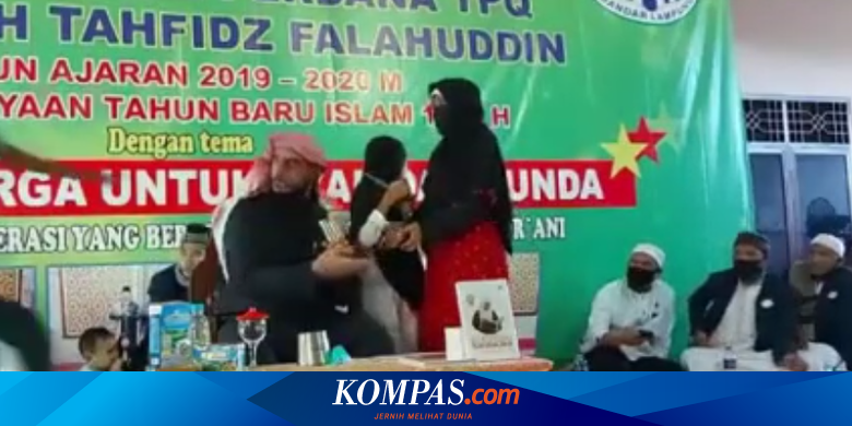 Ditusuk Orang Tak Dikenal Syekh Ali Jaber Saya Sendiri Yang Mencabut Pisaunya Halaman All Kompas Com