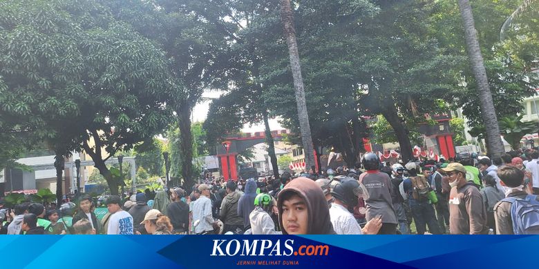 Update Demo di Mako Brimob Kwitang Sore Ini: Gas Air Mata Bikin Pedemo Kocar-kacir ke Tugu Tani
