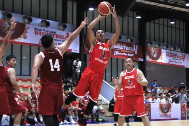 Ajang basket bertajuk Sinar Mas Land Basketball Tournament (SMLBT) 2017 yang berlangsung di The Breeze Arena Basketball, BSD City, mengakhiri laga babak penyisihan grup, Rabu (29/11).