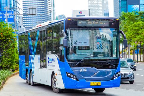 Naik Turun Bus Transjakarta Wajib 