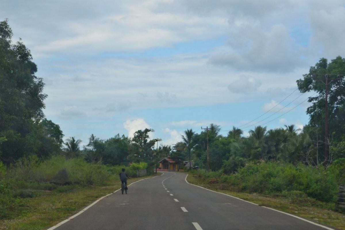 Jalur pantai selatan (pansela) Jawa sepanjang 1.405 kilometer memiliki banyak obyek wisata menarik yang bisa dikunjungi.