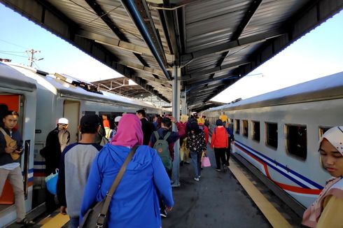 Tes Usap Acak di Stasiun Bekasi, Empat Penumpang Kereta Api Reaktif Covid-19