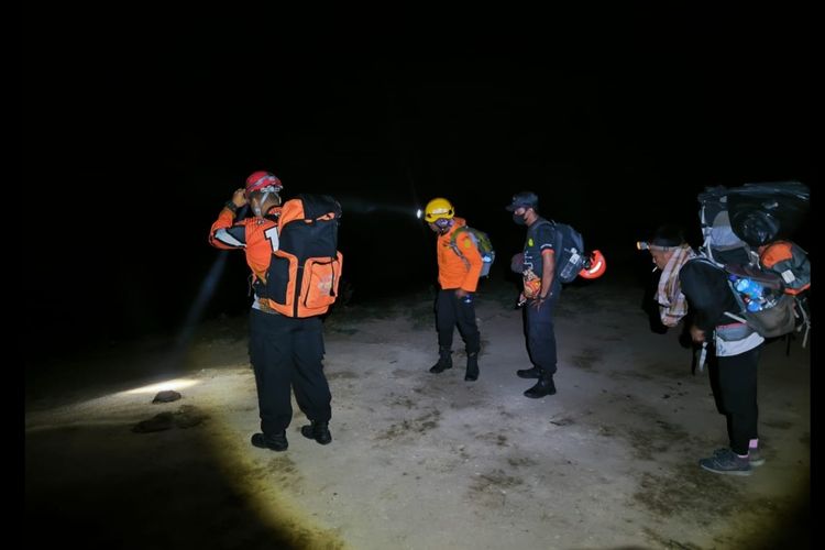 Evakuasi WNA Brasil yang Jatuh di Gunung Rinjani Terkendala Medan Ekstrem