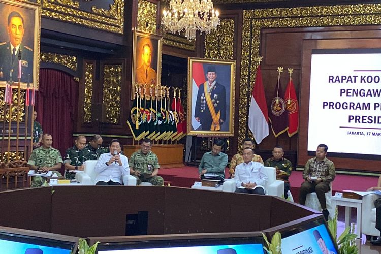 Mensesneg Pimpin Rakor Pengawasan Program Prioritas Presiden Prabowo di  Kemenhan