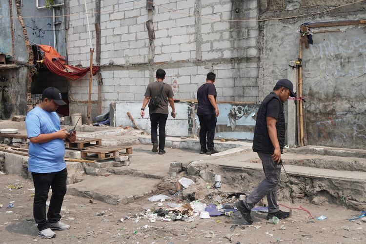 Kampung Boncos Digerebek 101 Polisi-TNI, 7 Alat Isap Sabu Disita