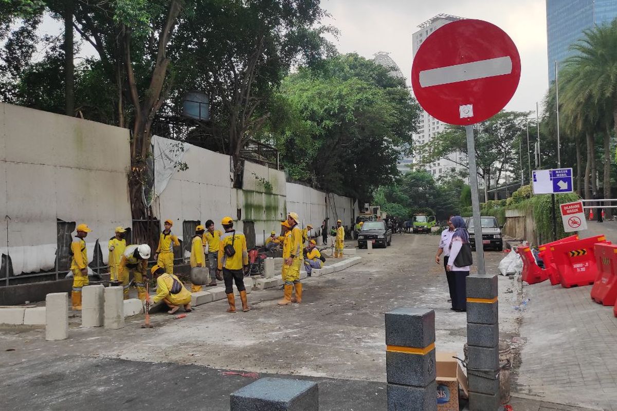 Penampakan Jalan Senopati Dalam 1, Kebayoran Lama, Jakarta Selatan, setelah pedagang dan parkir liar ditertibkan pada Rabu (14/6/2023) 