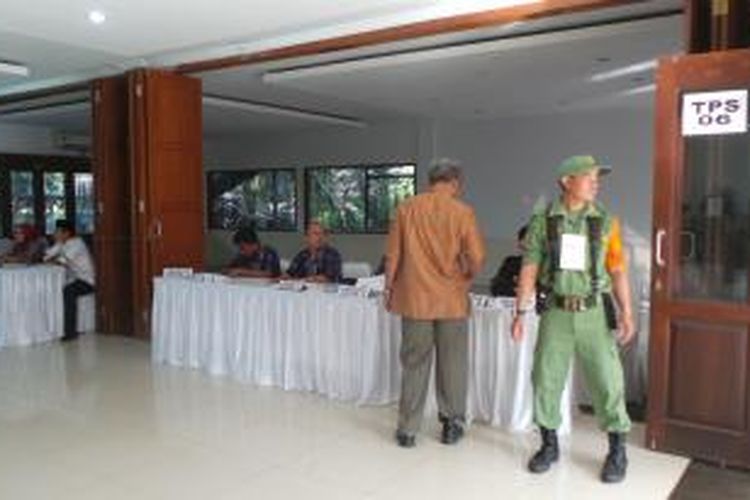 Suasana di TPS 006 Gunung Putri, Cikeas, Bogor, Jawa Barat, Rabu (8/7/2014).