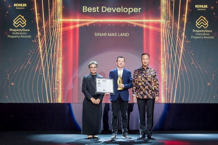Pengembang properti kenamaan di Tanah Air, Sinar Mas Land, berhasil menyabet deretan penghargaan Property Awards diselenggarakan PropertyGuru di The Ritz-Carlton Jakarta, Pacific Place, Jumat (15/9/2023). Salah satunya, meraih gelar bergengsi sebagai Best Developer. 