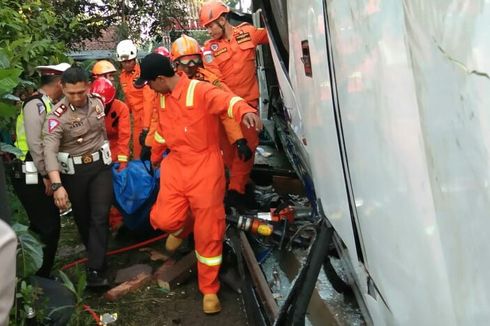 Polisi Tetapkan Sopir Bus Kramat Djati sebagai Tersangka Kecelakaan yang Menewaskan 2 Penumpang