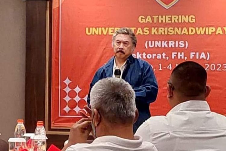 Pembina Yayasan Unkris Prof. Gayus Lumbuun saat memimpin kegiatan gathering Unkris di Kota Yogyakarta dan Solo pada 1-4 Maret 2023.