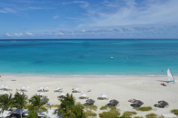 Grace Bay Beach di Kepulauan Turks dan Caicos, pantai terbaik di dunia 2022 versi TripAdvisor
