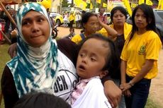 Butuh Bantuan, Ibu Bawa Anak Penderita Hidrosefalus ke Kampanye