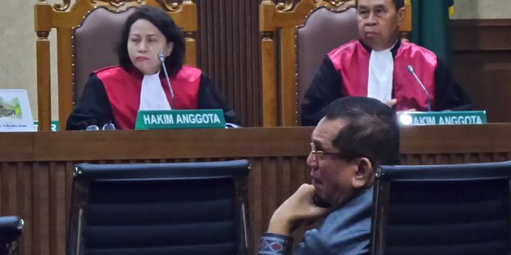 Mantan Ketua Komisi II DPR, Chairuman Harahap, di Pengadilan Tipikor Jakarta, Senin (11/9/2017).