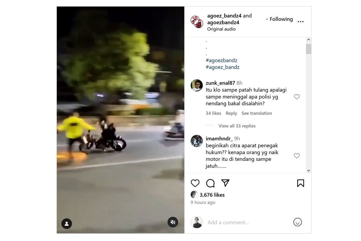 Video viral di media sosial memperlihatkan seorang pengendara sepeda motor yang jatuh tersungkur usai ditendang oleh polisi karena akan kabur saat sedang razia.