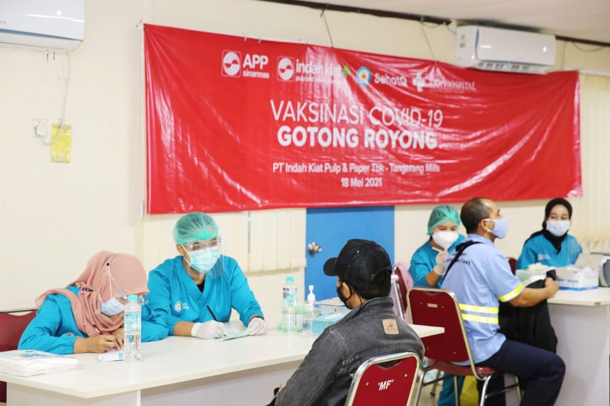 PT Indah Kiat Pulp & Paper, Tbk Tangerang Mill melaksanakan program Vaksin Gotong Royong.