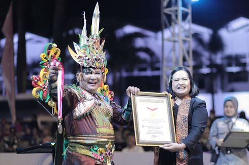 Libatkan 2.548 UMKM, Jember Fashion Carnival Pecahkan Rekor MURI