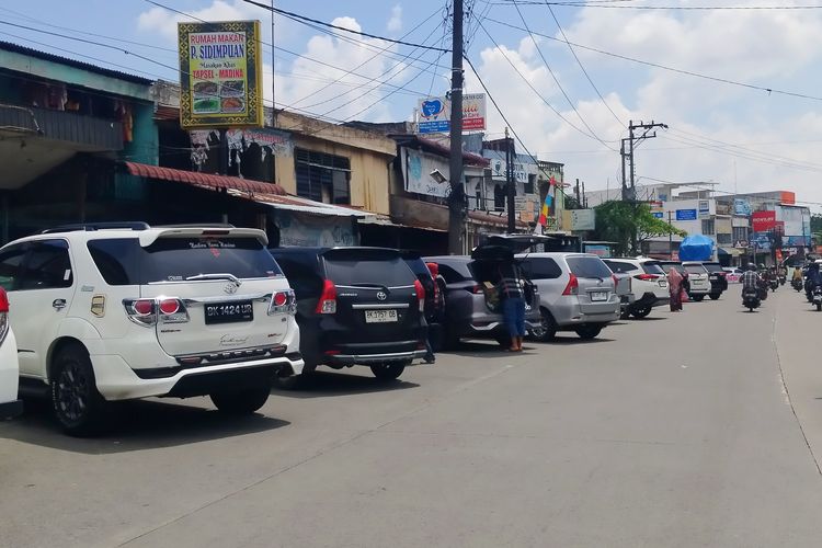 Curhat Sopir Pengangkut Barang di Medan, Tiap Hari Keluarkan Banyak Uang untuk Jukir Liar