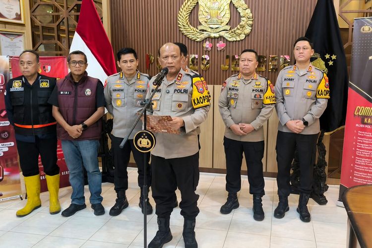 Pemicu Ledakan di Masjid Jember Belum Terungkap, Kapolda Jatim Minta Warga Tenang