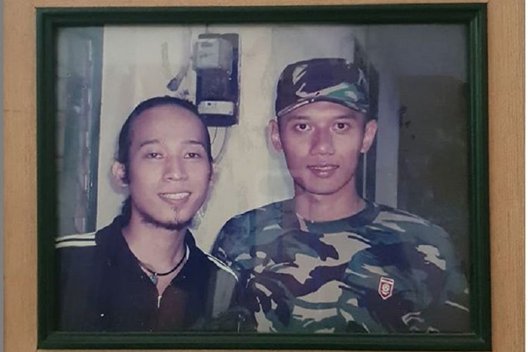 Pelawak Denny Cagur dan Agus Harimurti Yudhoyono.