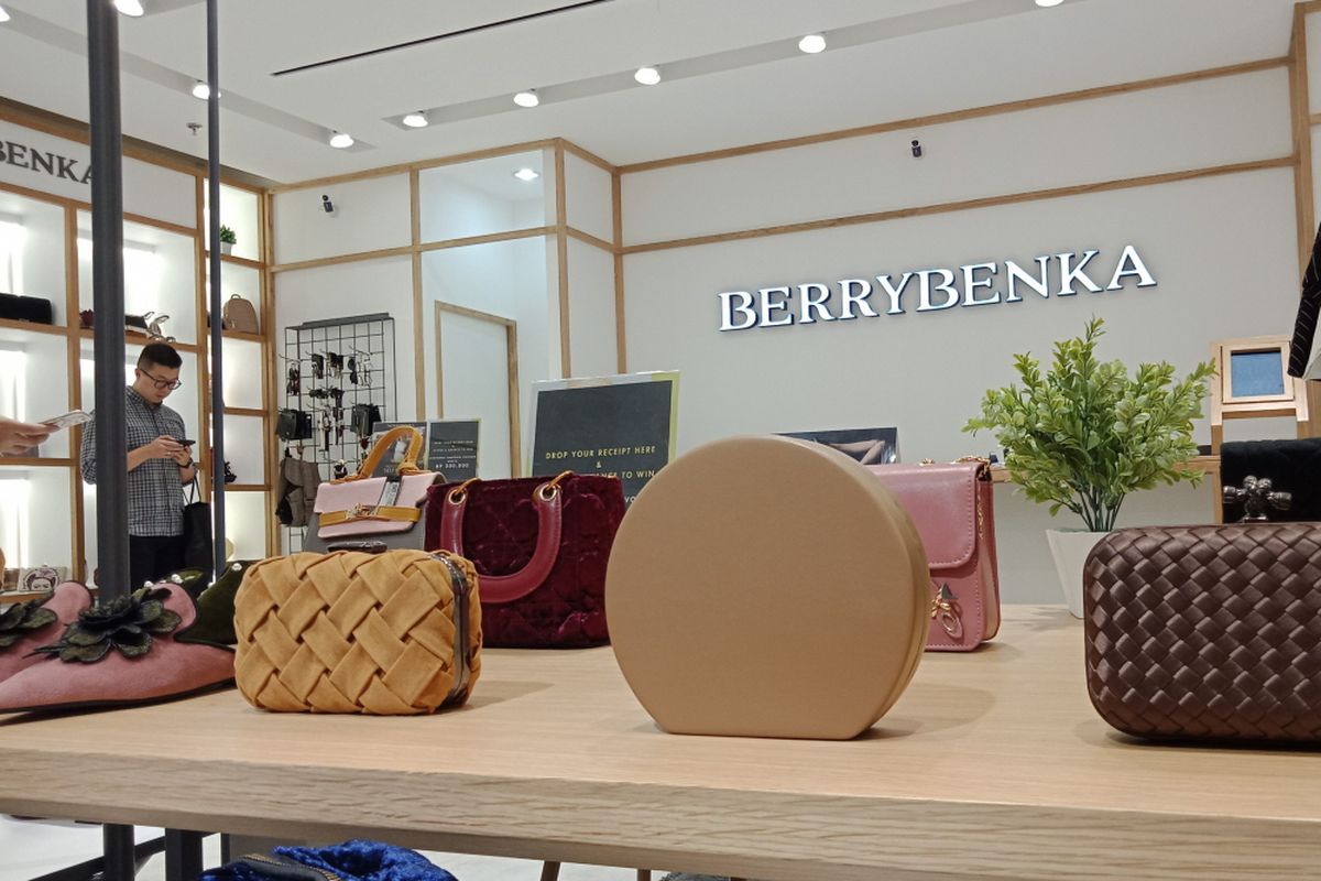 Flagship store Berrybenka di Central Park Mall, Jakarta.