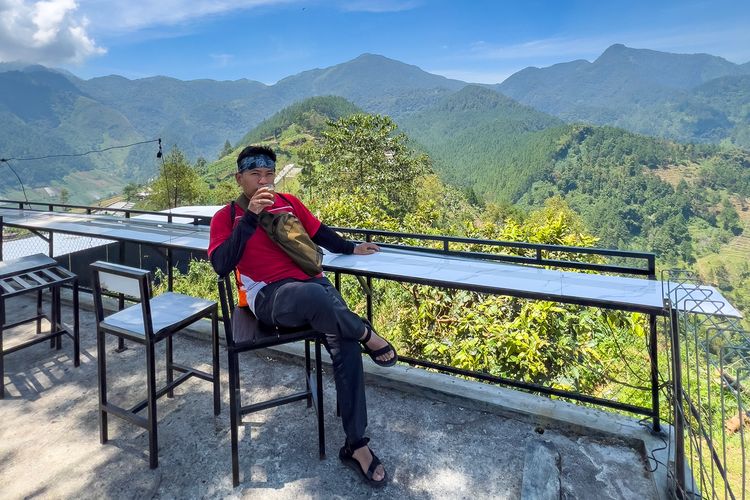 Kafe di Jatiyoso Karanganyar Ini Suguhkan Keindahan Panorama Lawu Selatan