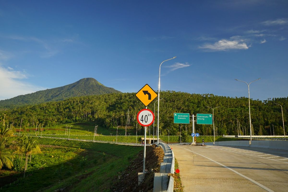 Jalan Tol Manado-Bitung