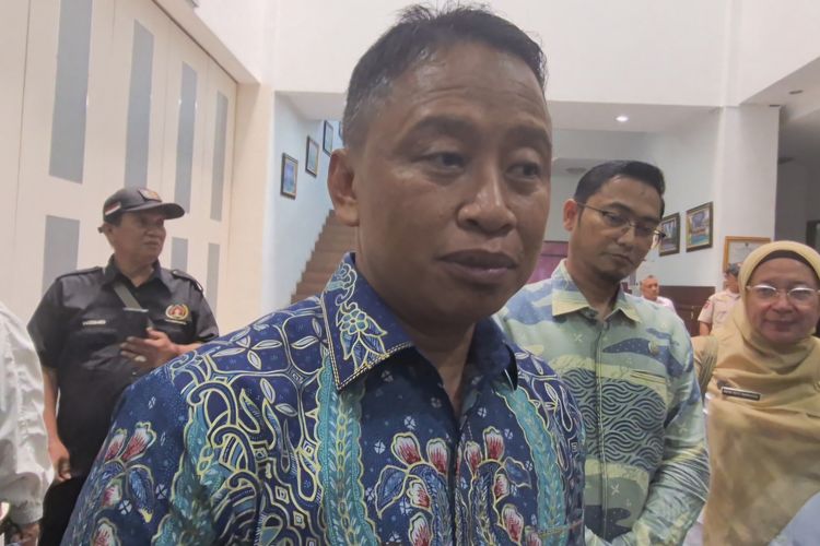 Trotoar Ambles di Sawangan Belum Diperbaiki, Wali Kota Depok Akui Ada Kendala Teknis
