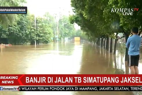 Banjir Setinggi 150 Sentimeter, Jalan TB Simatupang Tak Bisa Dilalui Kendaraan