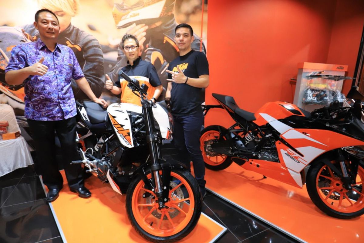 Pembukaan dealer ke-16 KTM di Indonesia. Dealer tersebut berada di Jalan Abdurahman Saleh no 79 Bandung.